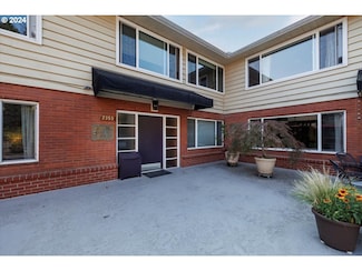2359 SW Cedar St Unit 12, Portland, OR 97205