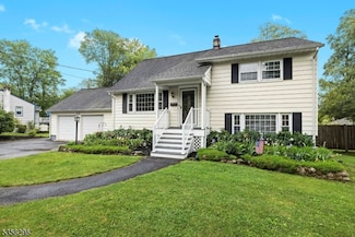 25 Hunter St, Succasunna, NJ 07876