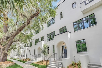 266 Park Lake St Unit 16, Orlando, FL 32803