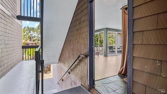 98 Forest Ln Unit 120, San Rafael, CA 94903