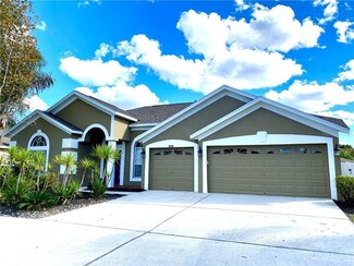 10319 Meadow Crossing Dr, Tampa, FL 33647