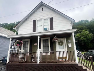 12 Laurel Ave, Bellows Falls, VT 05101