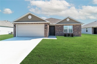 821 S Katlyn Dr, Siloam Springs, AR 72761