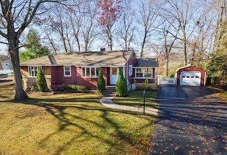 4 Sorrento Ave, East Haven, CT 06512