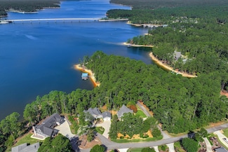 202 Deer Run Ln, Mc Cormick, SC 29835