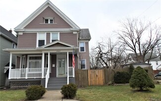 2887 McKoon Ave, Niagara Falls, NY 14305