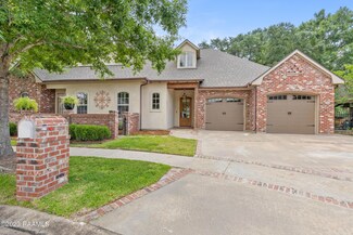 109 Woodlake Ln, Lafayette, LA 70508