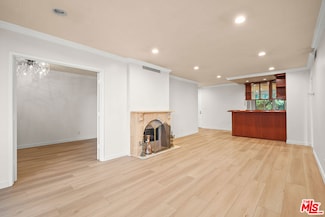 1010 N Kings Rd Unit 303, West Hollywood, CA 90069