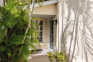 821 Montrose Dr Unit 104, Venice, FL 34293