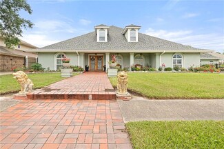6755 Lake Willow Dr, New Orleans, LA 70126