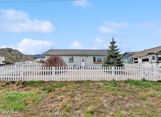 580 E Byers Ave, Hot Sulphur Springs, CO 80451