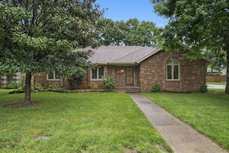 4027 W Woodland St, Springfield, MO 65807