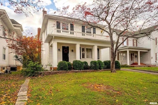 311 W Poplar St, Harrisburg, IL 62946