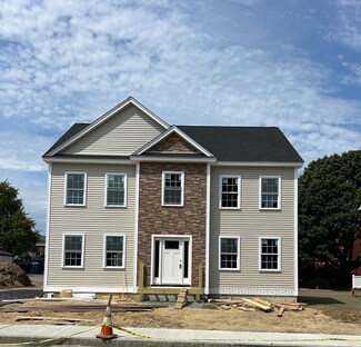 102 Bunker Hill Ave, Lowell, MA 01850