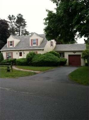 50 Chestnut St, South Dartmouth, MA 02748