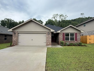 150 Ridgeway Cir, Crestview, FL 32536