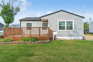 5515 Cedar Dr NW, Cedar Rapids, IA 52405
