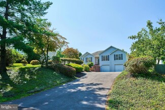 298 Roebling St, Warrenton, VA 20186