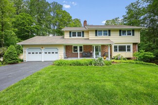 26 Dale Rd, Trumbull, CT 06611