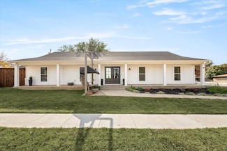 1706 Dunn St, Grapevine, TX 76051