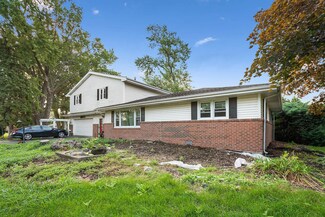 8111 W 97th St, Palos Hills, IL 60465