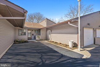 4 Middlebrook Ct Unit 98B, Red Bank, NJ 07701
