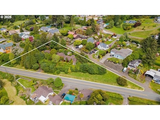 93652 E Blue Bird Ln, North Bend, OR 97459