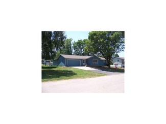 306 Charles St SE, Blairstown, IA 52209
