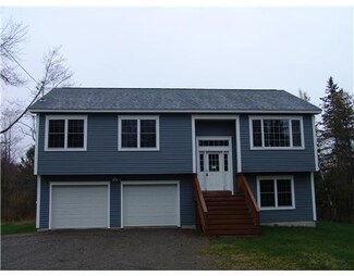 535 Lebanon Rd, Winterport, ME 04496