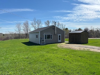 6 Indian Heights Dr, Saint Albans, ME 04971