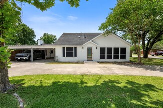 3404 North St, Liberty, TX 77575