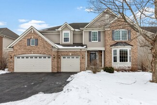 5857 Chatham Dr, Hoffman Estates, IL 60192