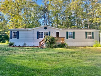 155 Middle Rd, Boothbay Harbor, ME 04538