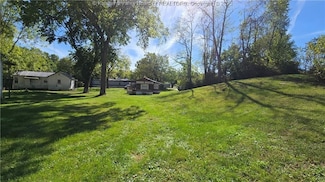 218 Davis St, Beckley, WV 25801