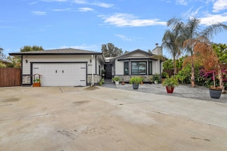 841 Calais Dr, Hollister, CA 95023