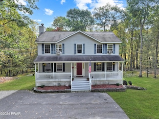 140 Arrowood Dr, Milford, PA 18337