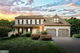 202 Fleetwood Dr, Red Lion, PA 17356