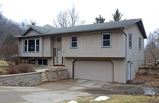 1805 Thomas Ct, Cross Plains, WI 53528