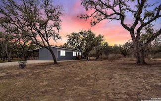 130 County Road 2644, Moore, TX 78057
