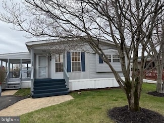 32 Lee Dr, Wilmington, DE 19808