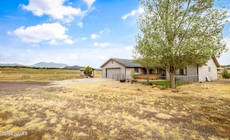 6162 Meadows Ln, Flagstaff, AZ 86004