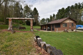 8614 Maple St SW, Sherrodsville, OH 44675
