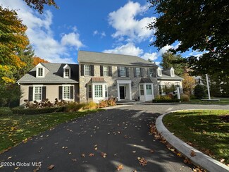 6 Graystone Rd, Albany, NY 12211