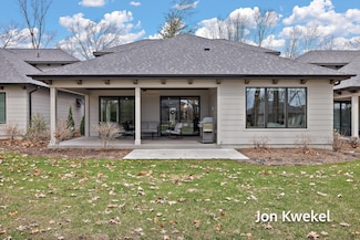 2033 Ottawa Beach Rd, Holland, MI 49424