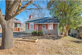 215 7th St SE, Hickory, NC 28602