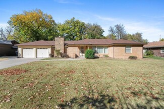 2616 E Clover Ln, Wichita, KS 67216