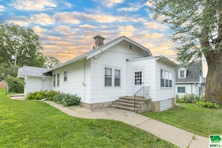 2028 S Cleveland St, Sioux City, IA 51106