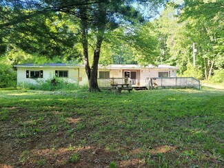 1560 E Pakes Rd, Stanton, MI 48888