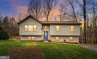 1704 Lakeview Dr, Cross Junction, VA 22625