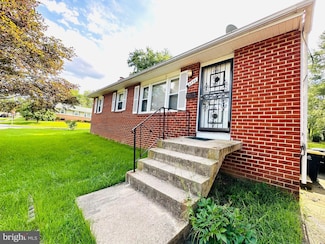 6730 Lamont Dr, Lanham, MD 20706
